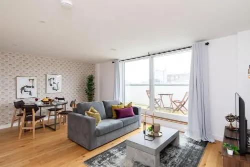 London City Apartments - Luxury and spacious apartment with balcony