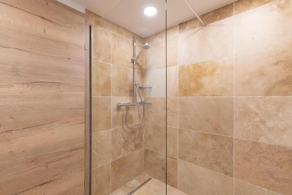Ferienwohnung-Zaunkoenig-zentral-gelegen-zum-Schwimmbad-100-Meter-und-zum-Skigebiet-nur-3-km
