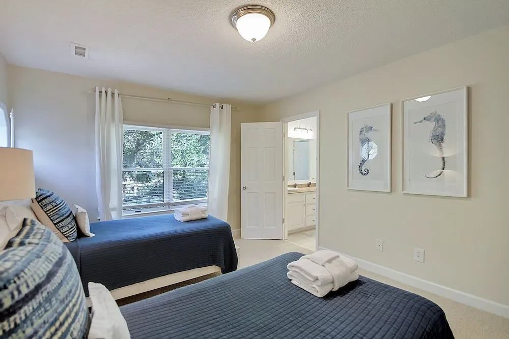 Gated 5br W/ Private Pool - Beaches, Playground 5 Bedroom Home