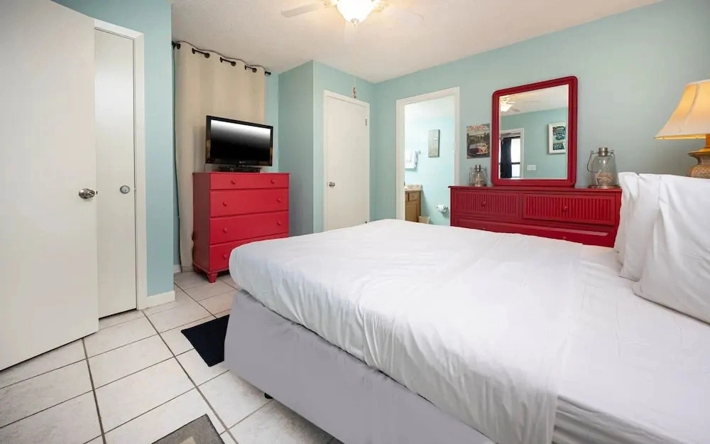 Phoenix V 516 2 Bedroom Condo