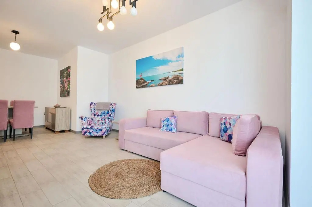 Beachfront 1BR apartment- Spa n Pools