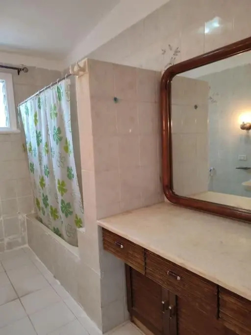 Lovely spacious five bedroom villa with a pool