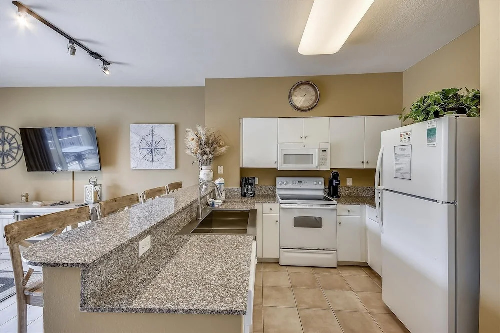 Shores of Panama 1804 - 2 Bedroom + Bunkroom . Updated! Free Fun. 2 Condo by RedAwning