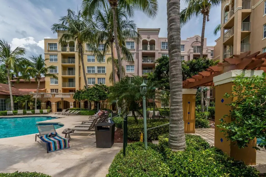 Yacht Club at Aventura Luxurious 1 Bed 1 Bath