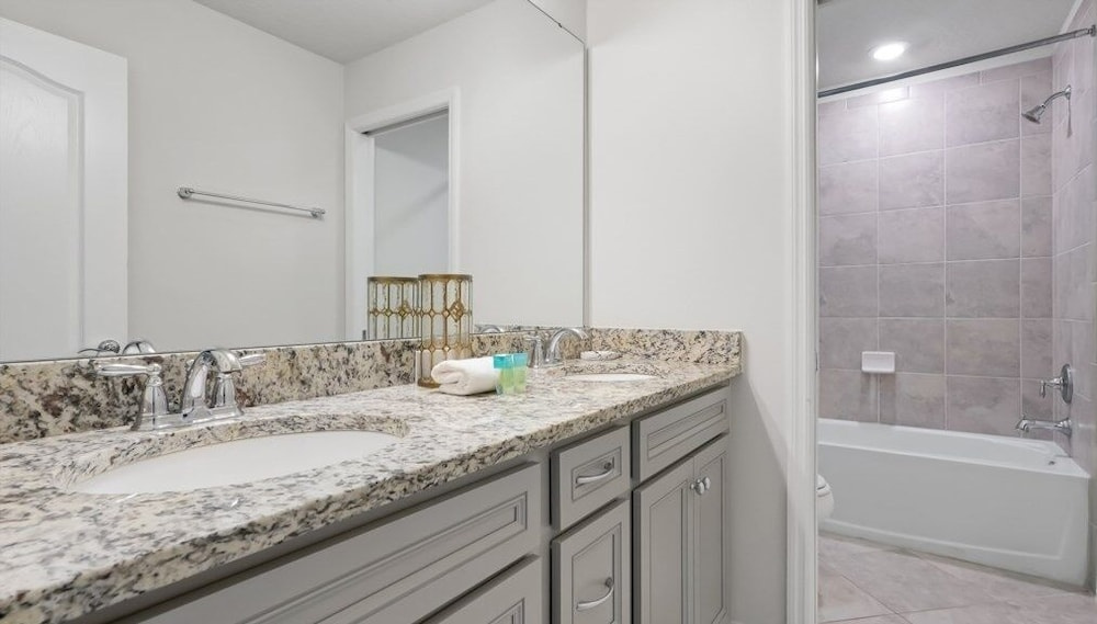 Family-friendly Luxury Home 7br, Private Pool, Resort Amenities Near Disney 7 Bedroom Home