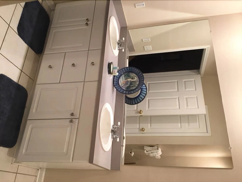 Legacy Villa 1701 3 Bedrooms 2 Bathrooms Condo