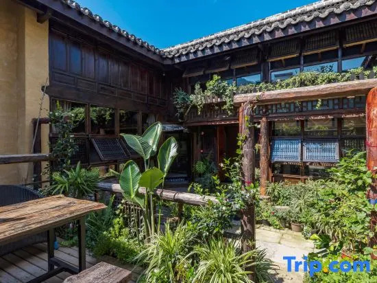Zhanyu Shanju·Jiangjing Designer Homestay