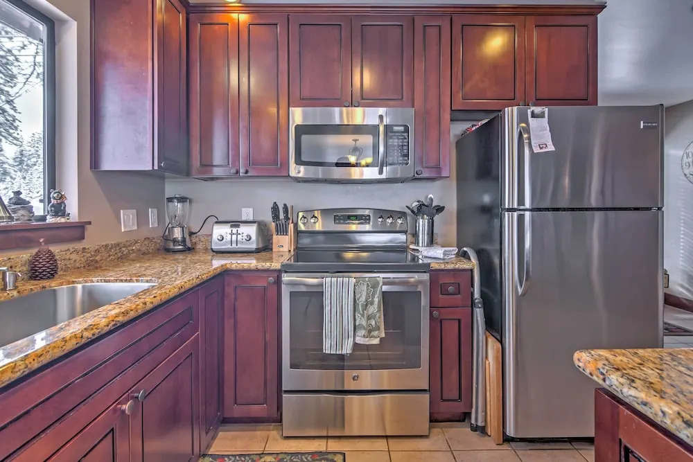 Private Deck & Community Pool: Incline Village Gem
