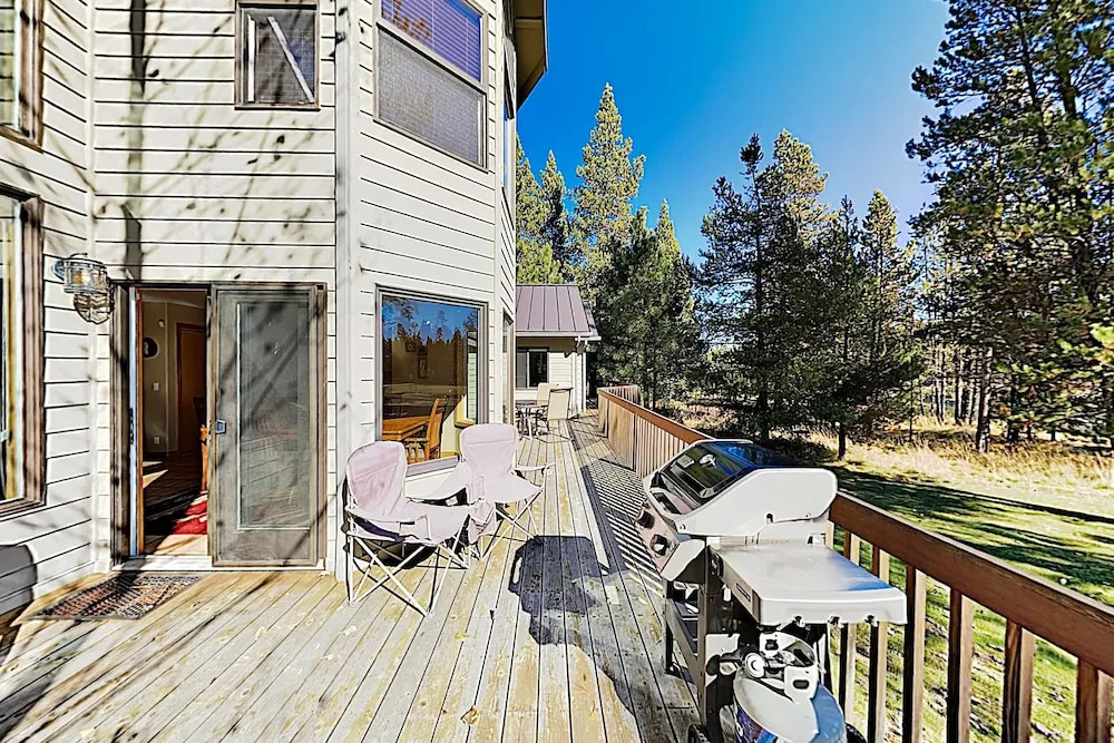 New Listing! All-suite Riverside Getaway W/ Dock 3 Bedroom Home