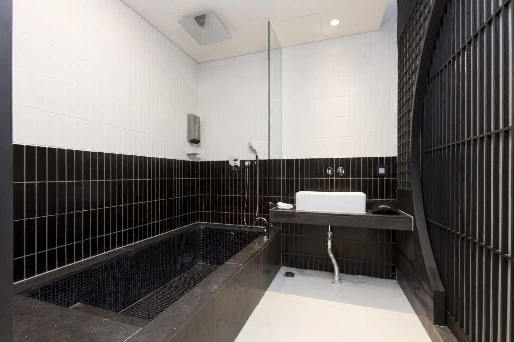 Le Mong Hotel