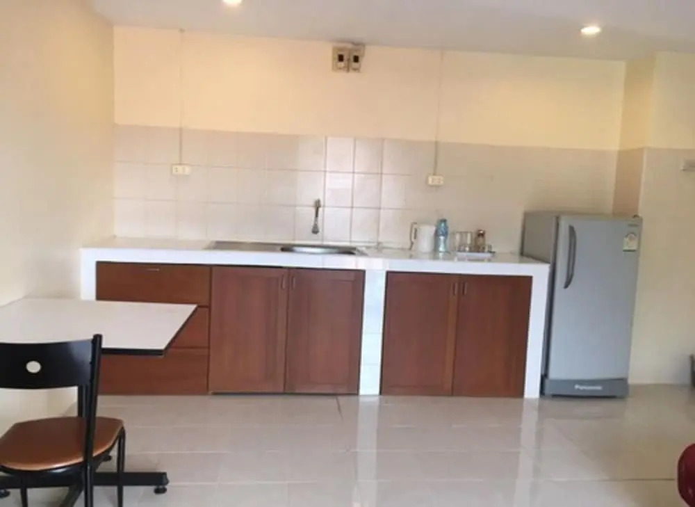 Lakeview Apartment