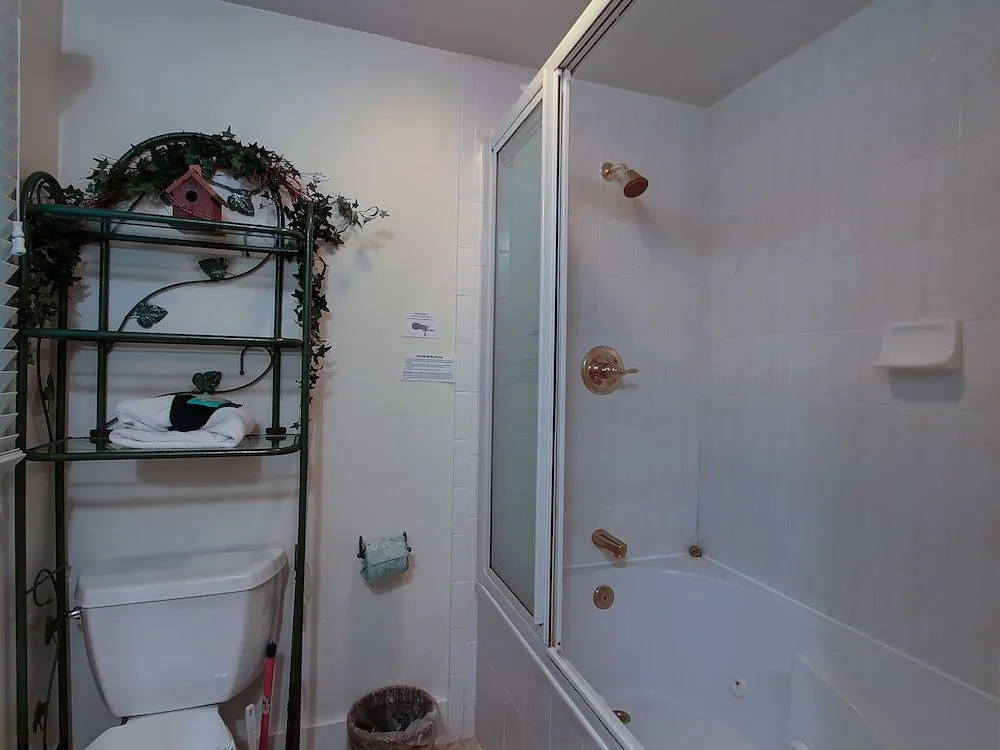 Storybook Romance 1 Bedroom 1 Bathroom Cottage
