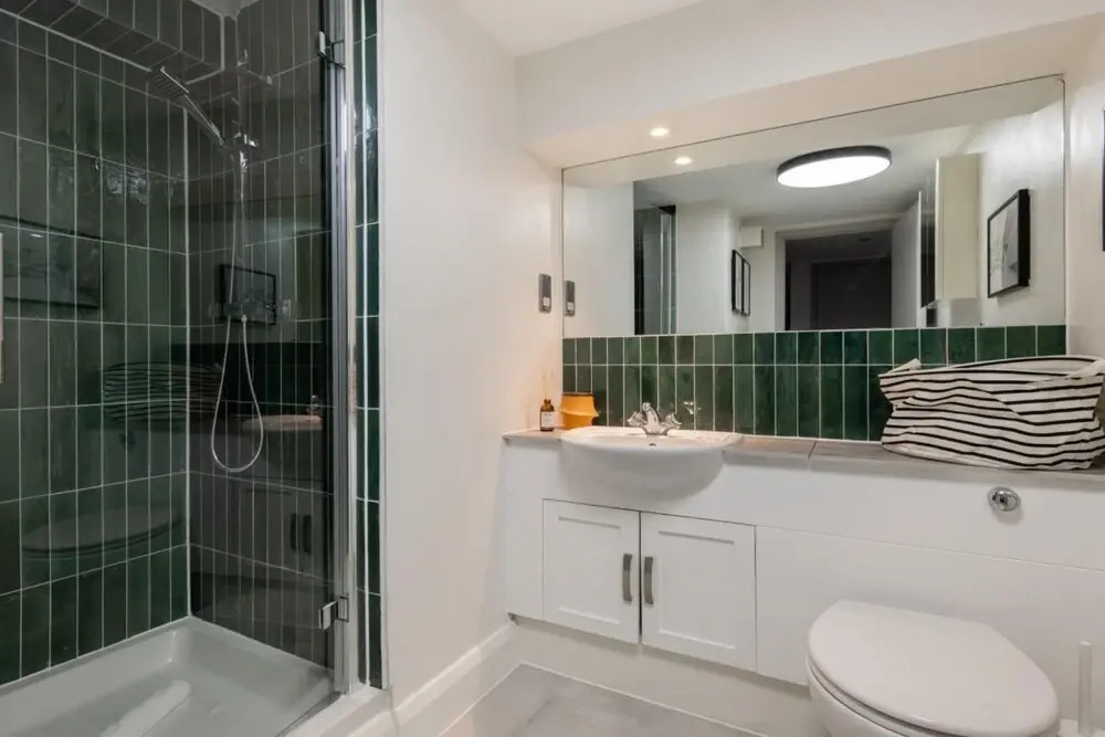 The Wapping Wharf - Modern Bright 2bdr Flat on the Thames With Parking