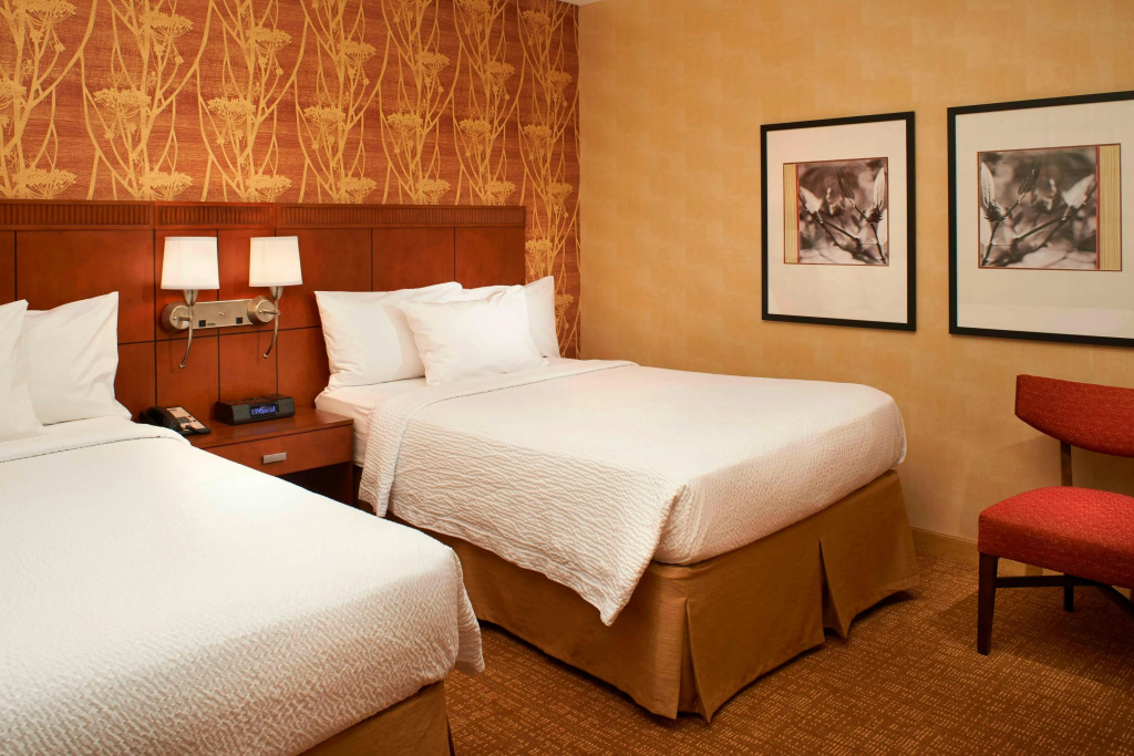 Courtyard by Marriott Chicago Waukegan / Gurnee