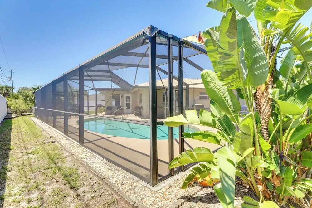 Sarasota House w/ Private Pool - 4 Mi to Beach!
