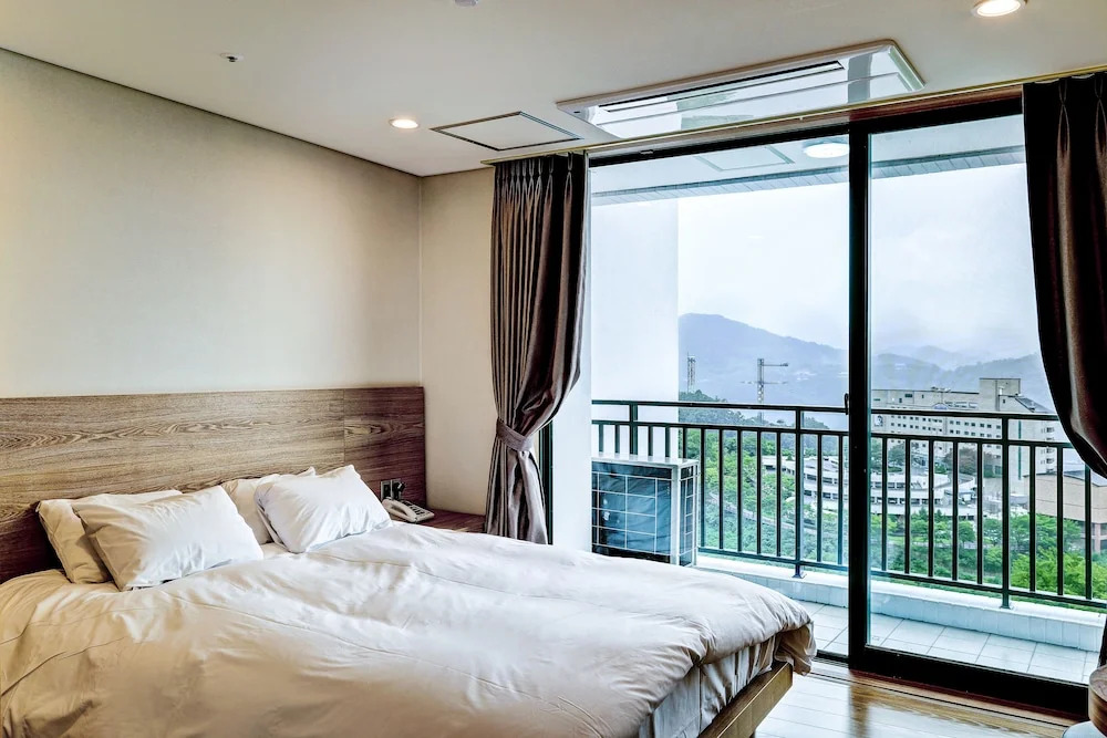 Cheongpung resort hill house