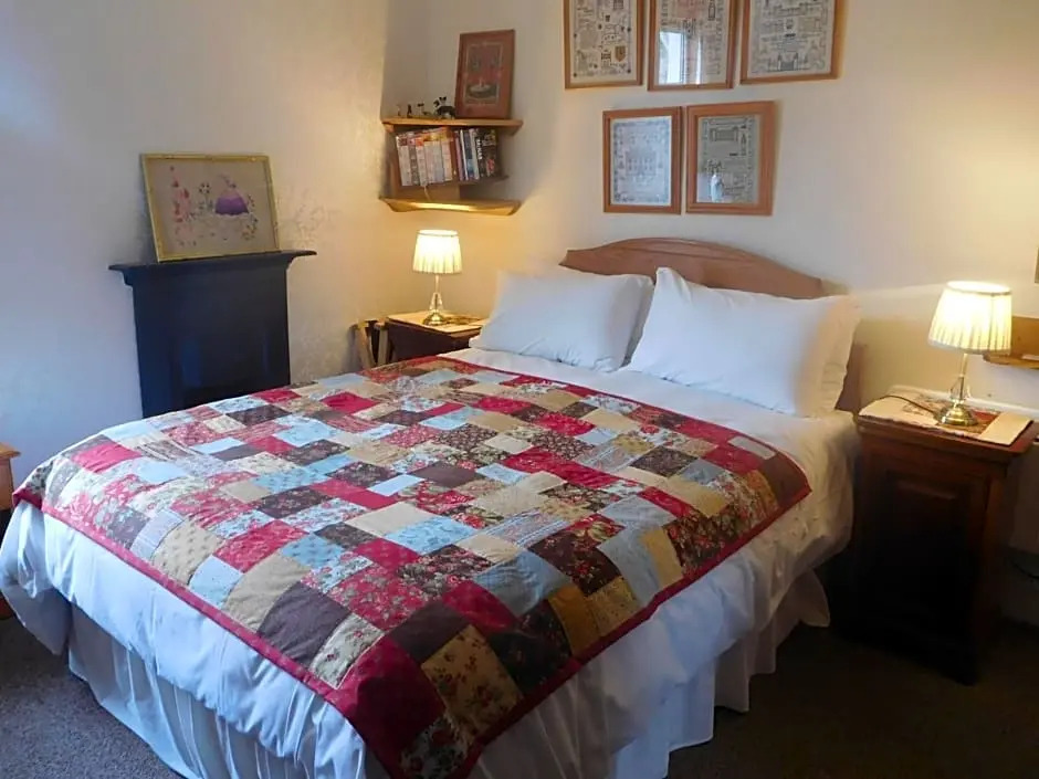 Oaklands Bed and Breakfast