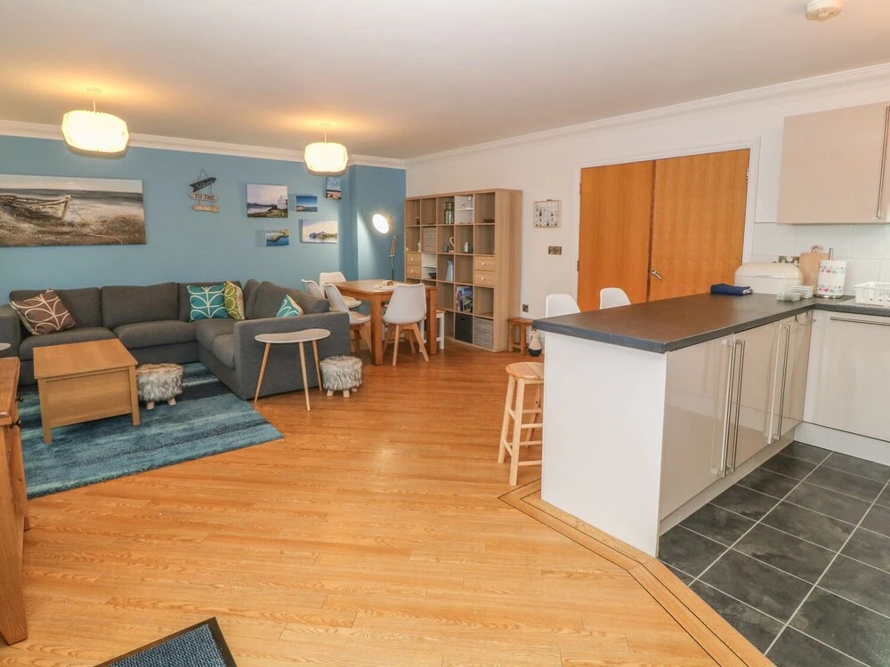 Apartment 7