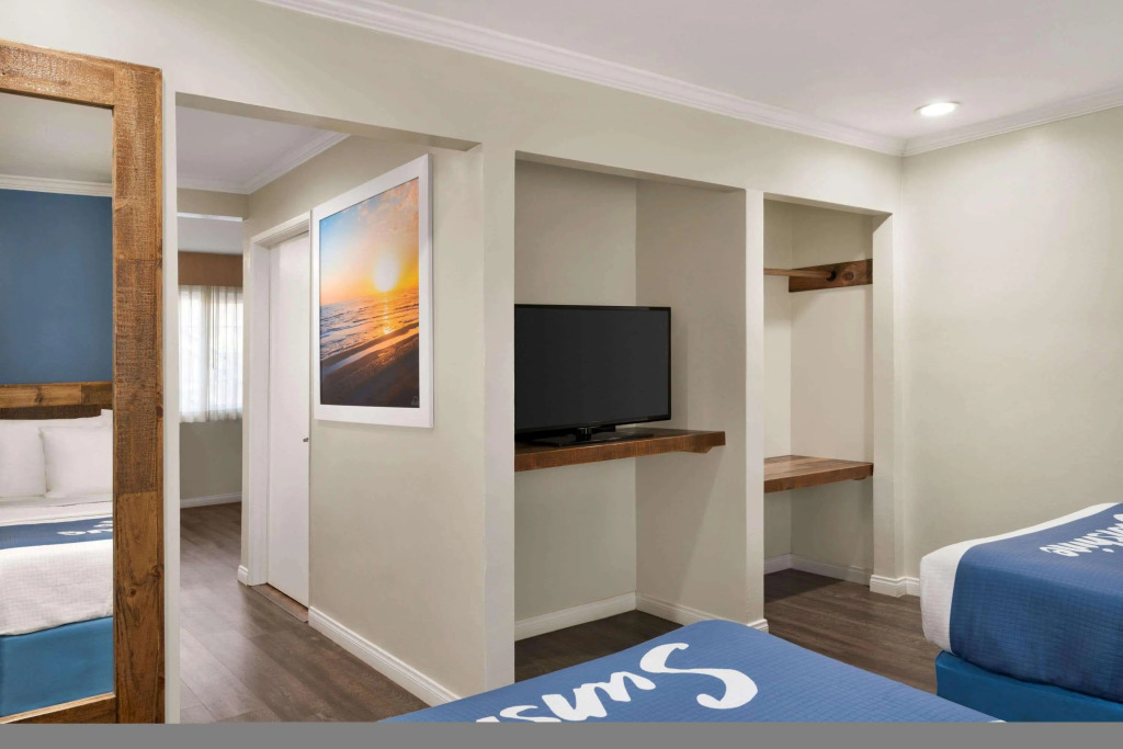 Days Inn and Suites San Diego SDSU