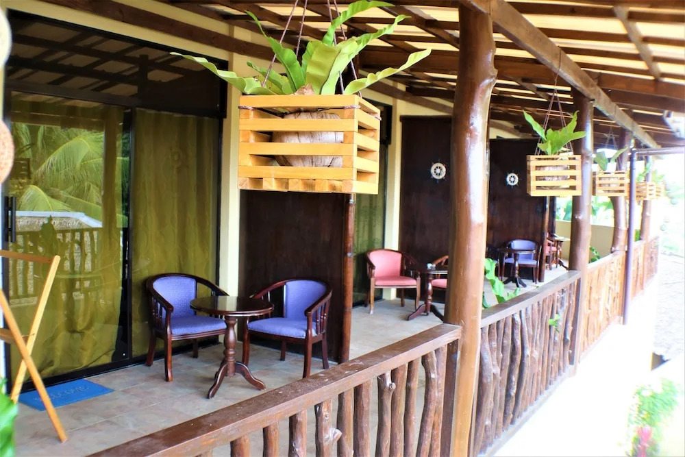 ZEN Rooms Captain's Lodge