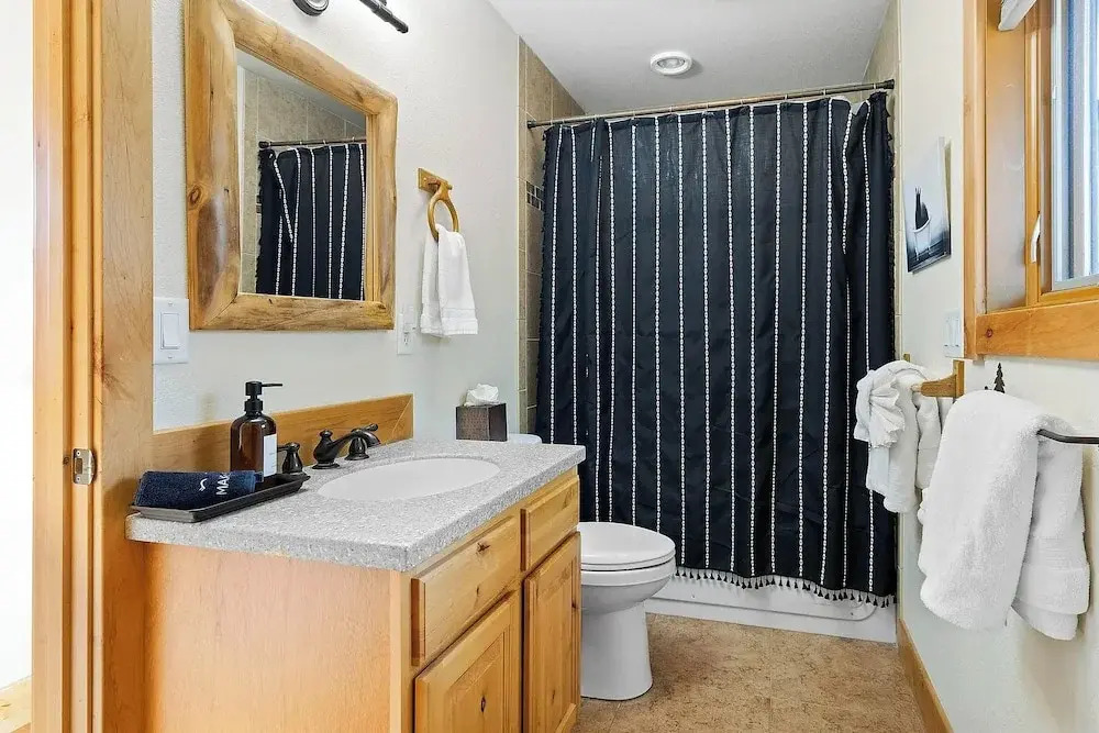 Updated & Spacious Lodge in Heart of Estes Park!