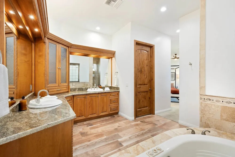 The Date Palm Estate by AvantStay Expansive Estate w Game room Backyard Oasis w Pool Spa