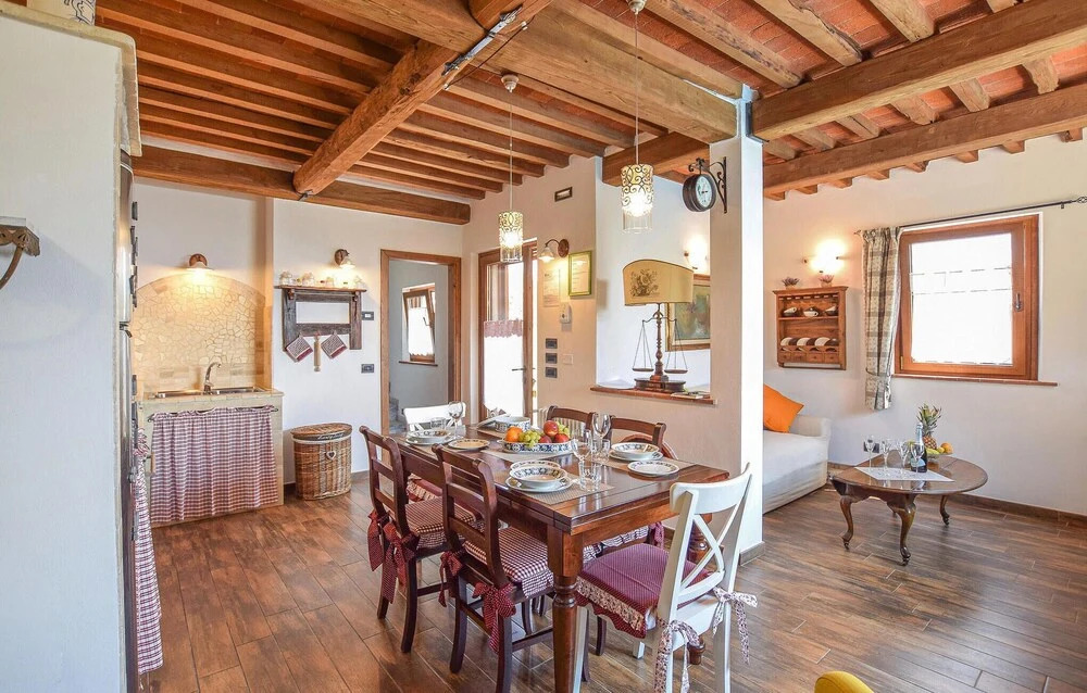 Gorgeous Home In Greppolungo
