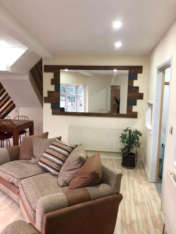 Treetops flat2 Hall Green B28