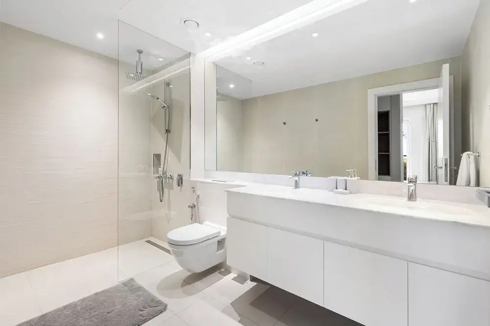 Stylish 2BR with Beach Access
