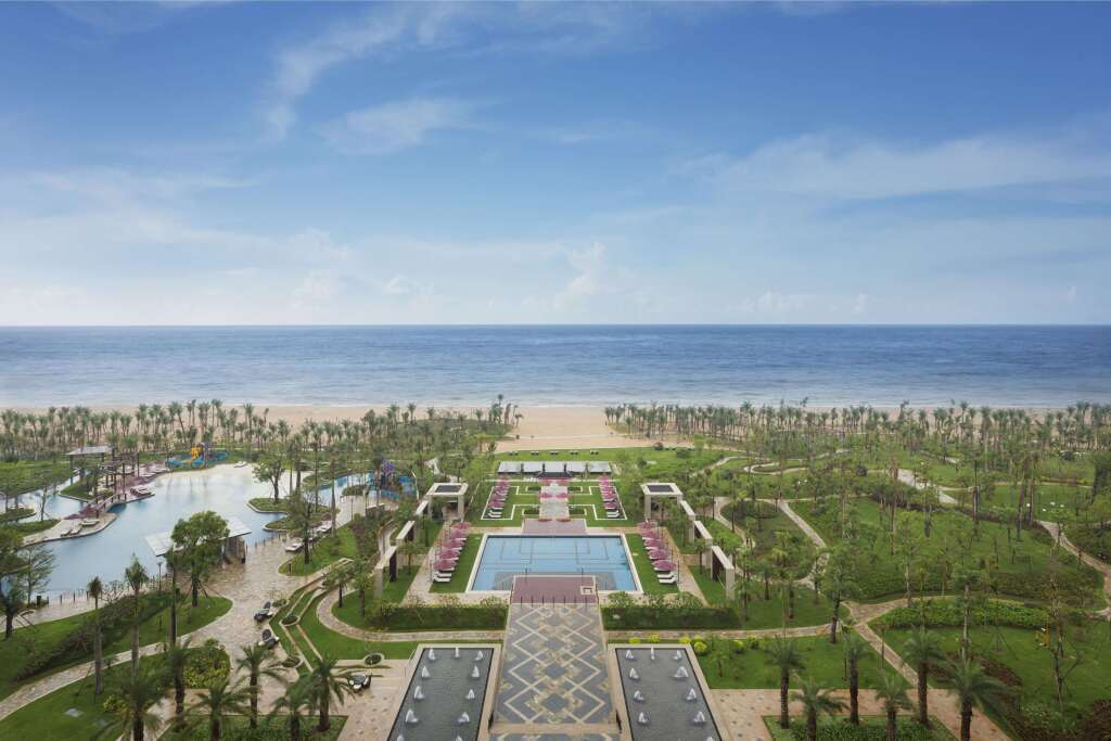 Crowne Resort Spa  Beach Resort Hainan