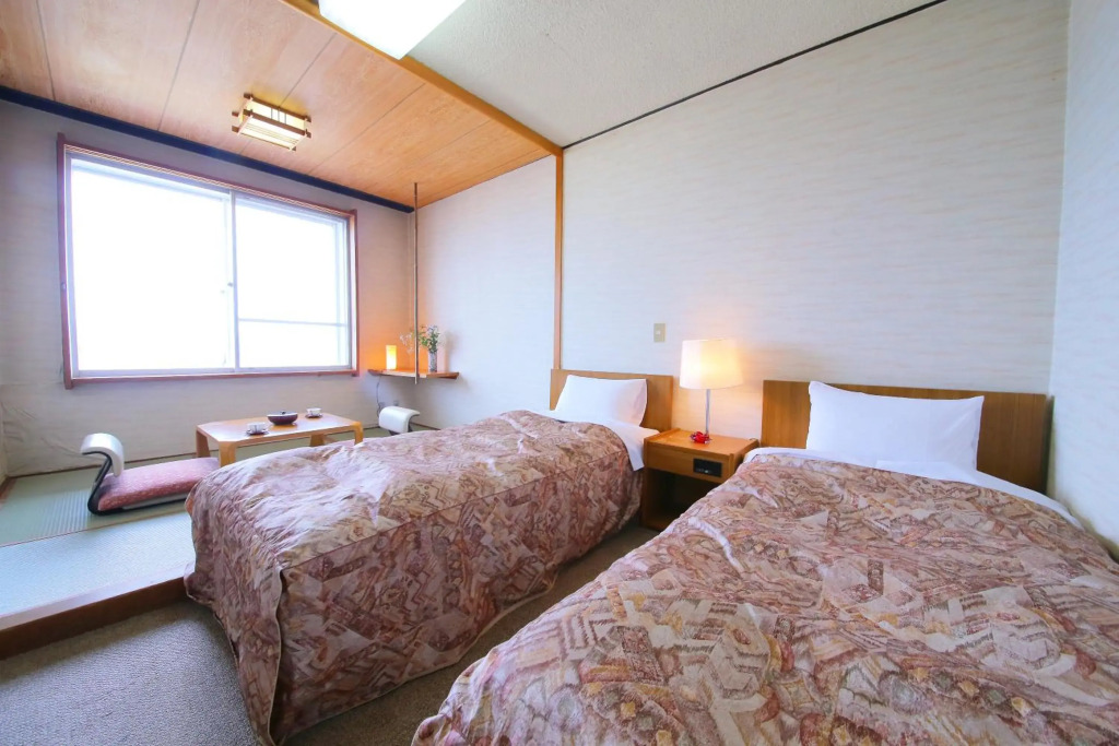 Lake Side Hotel Minatoya