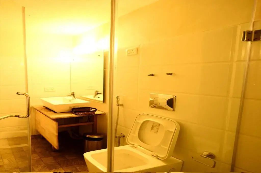 Hotel Aksa Srinagar