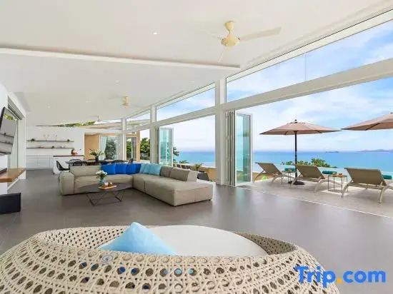 Villa Cabo: Hilltop Retreat with Panoramic Ocean Views
