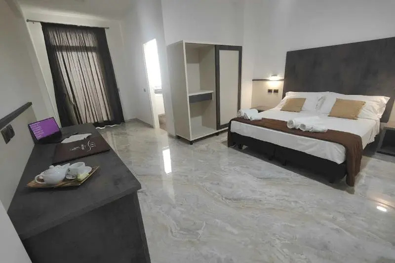 Hotel Eboli