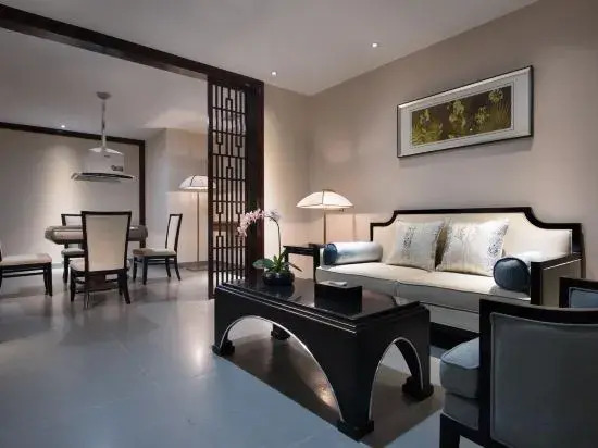 Vienna International Hotel (Jiangmen Hetang Zhongjia Plaza Store)