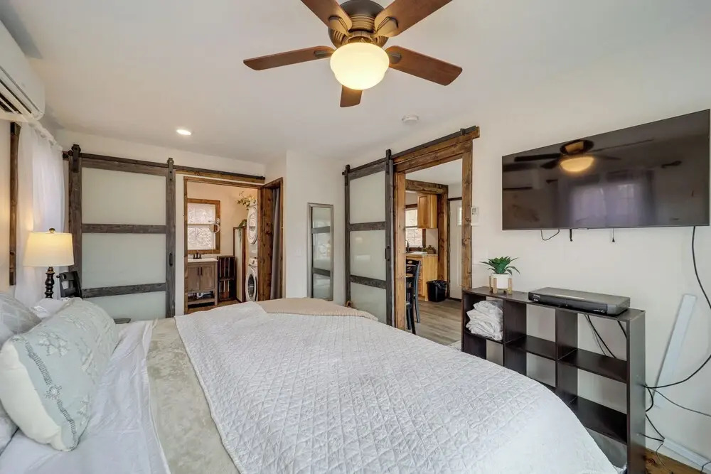 Hilltop Hideaway w/ Scenic Views & Hot Tub
