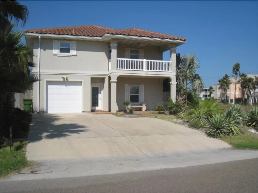 130 East Capricorn 3 Bedrooms 3 Bathrooms Home