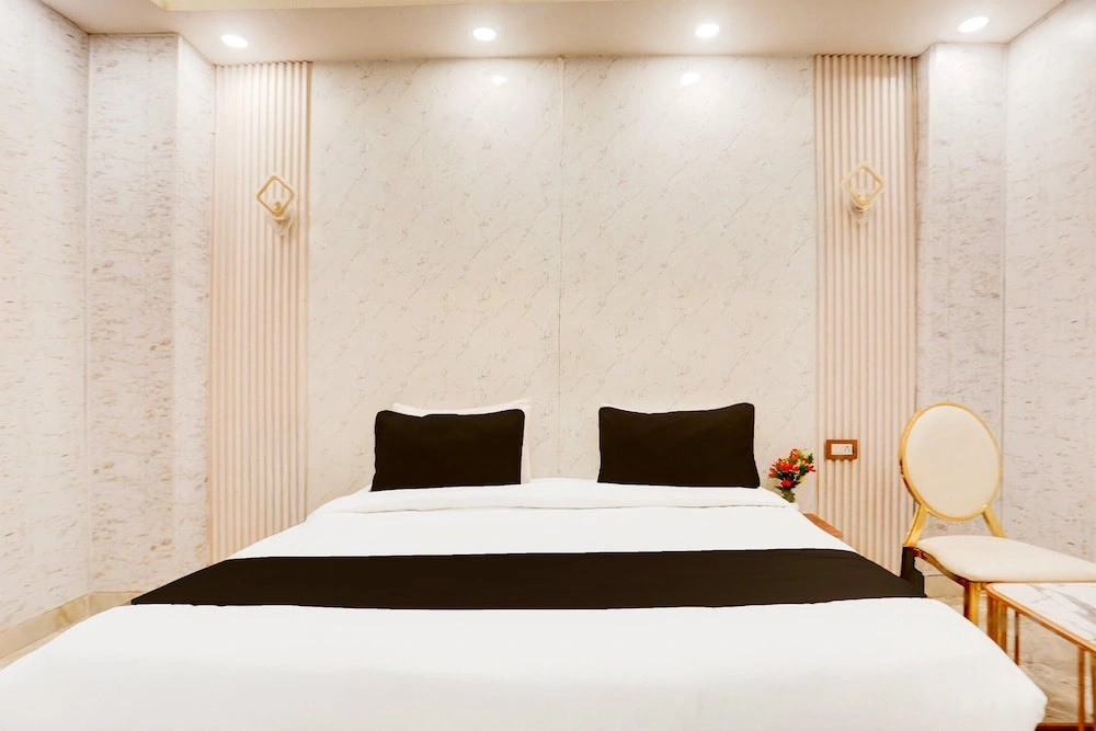 Super Deluxe Twin Roomhotel Royals Paradise