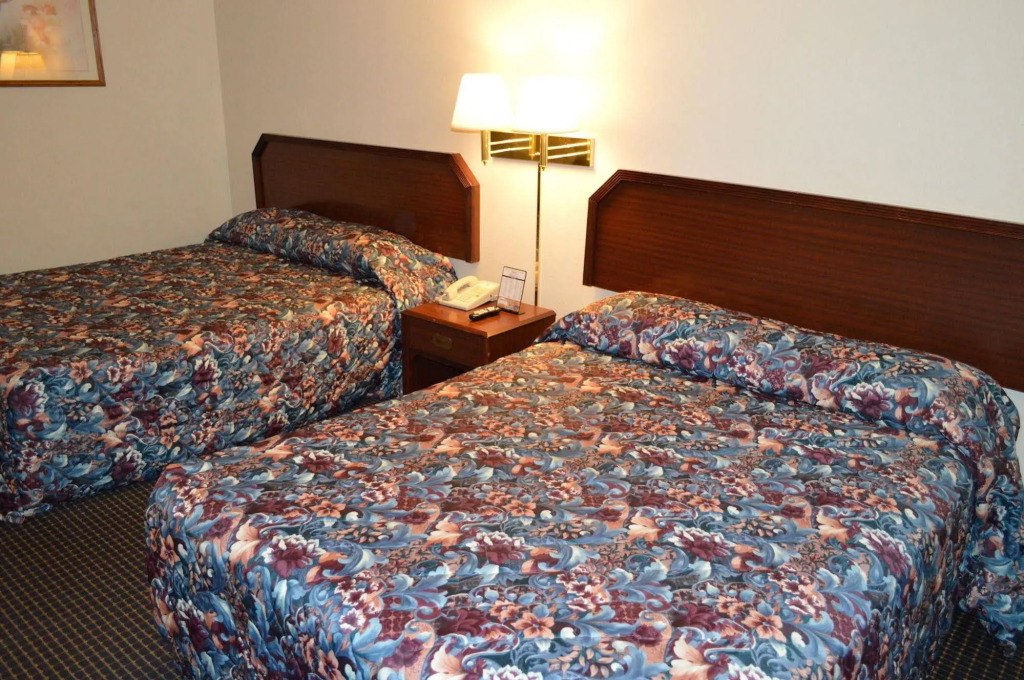 Crystal Inn and Suites