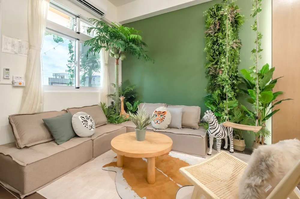 Pet Friendly Bear Station Smart Stay