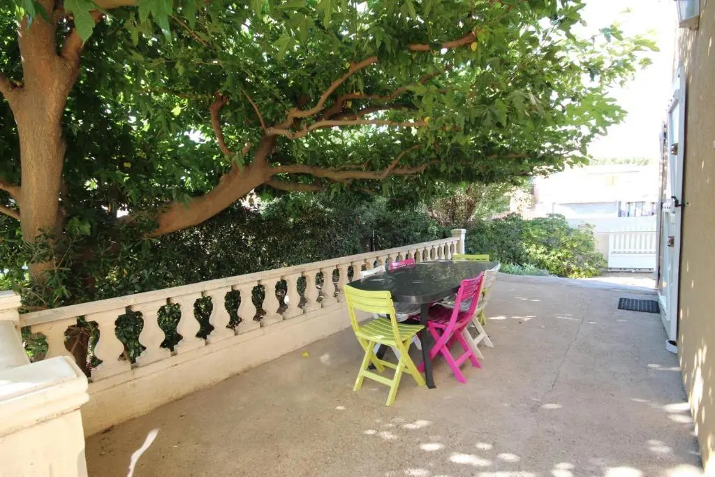 50m de la plage vue mer Très belle maison 3 chambres 5 couchages grand jardin parking voitures LXMURIER