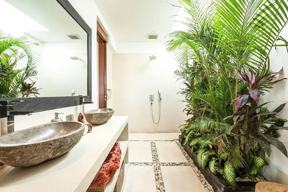 Splendid 6BR Villa, Just 400m to Finns Beach