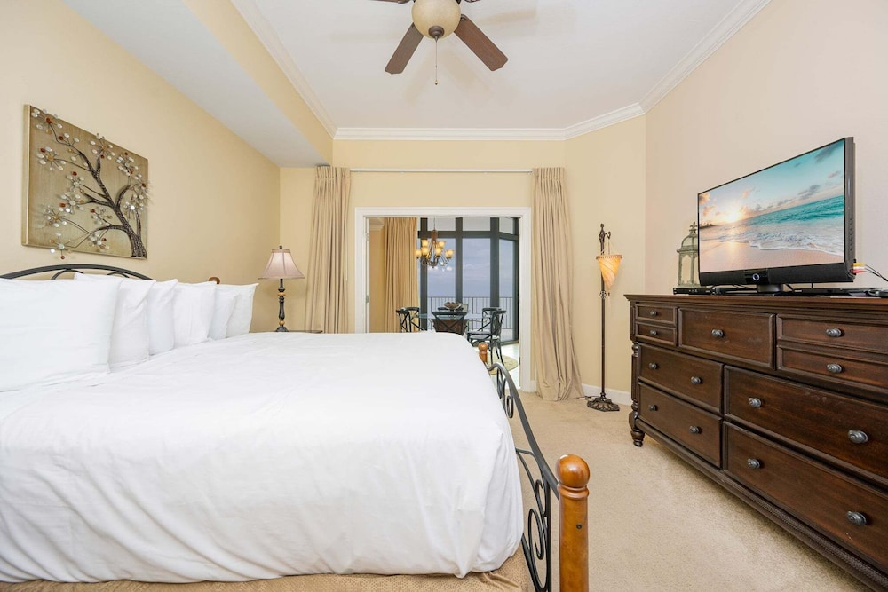 The Oasis 1203 Formerly Phoenix West Ii 1203 3 Bedroom Condo