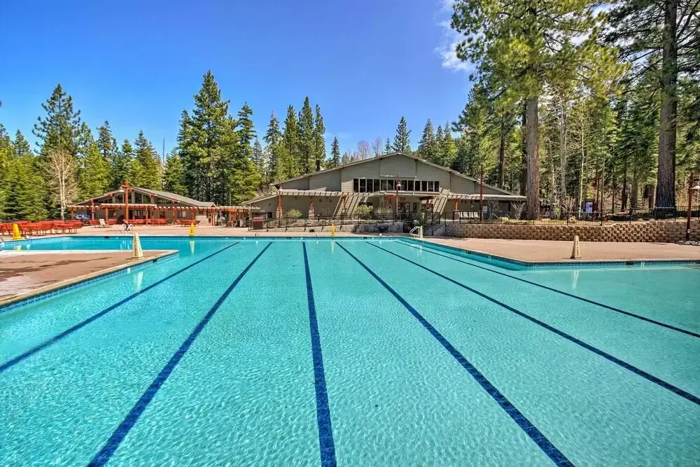 Shuttle to Slopes: Northstar Gem w/ Hot Tub Access
