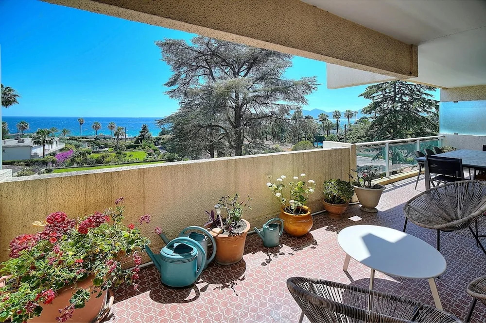 3 pi ces Terrasse vue mer et Parking A2b232