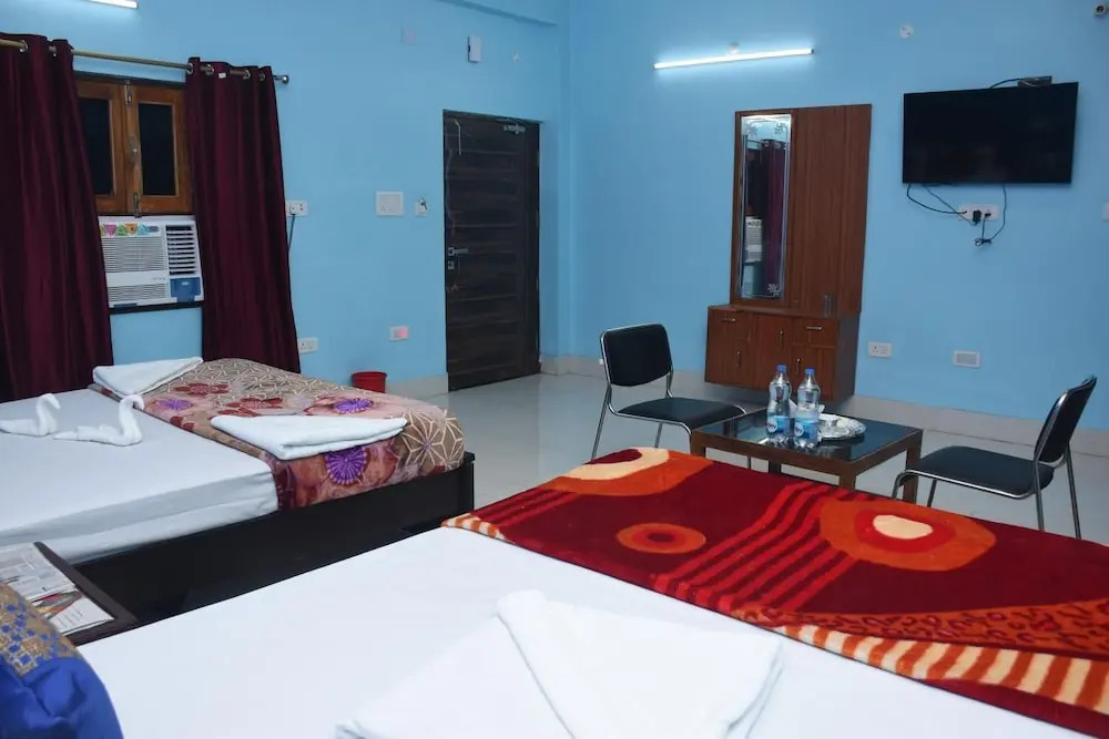Hotel Anand LOK