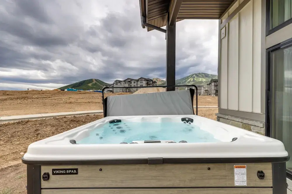 2 Mi to Deer Valley Resort: Townhome w/ Hot Tub