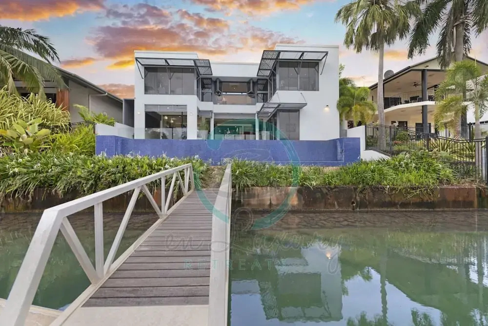 Zenlux Waterfront Mansion Infinity Pool Cinema