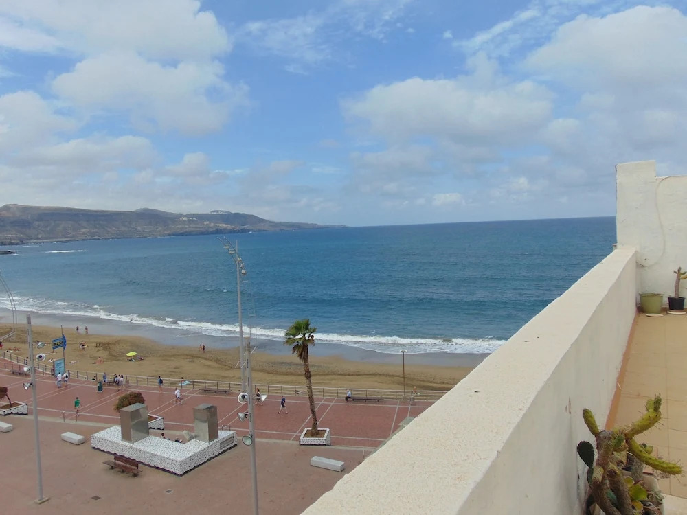 Las Canteras Seaview I by Canary365