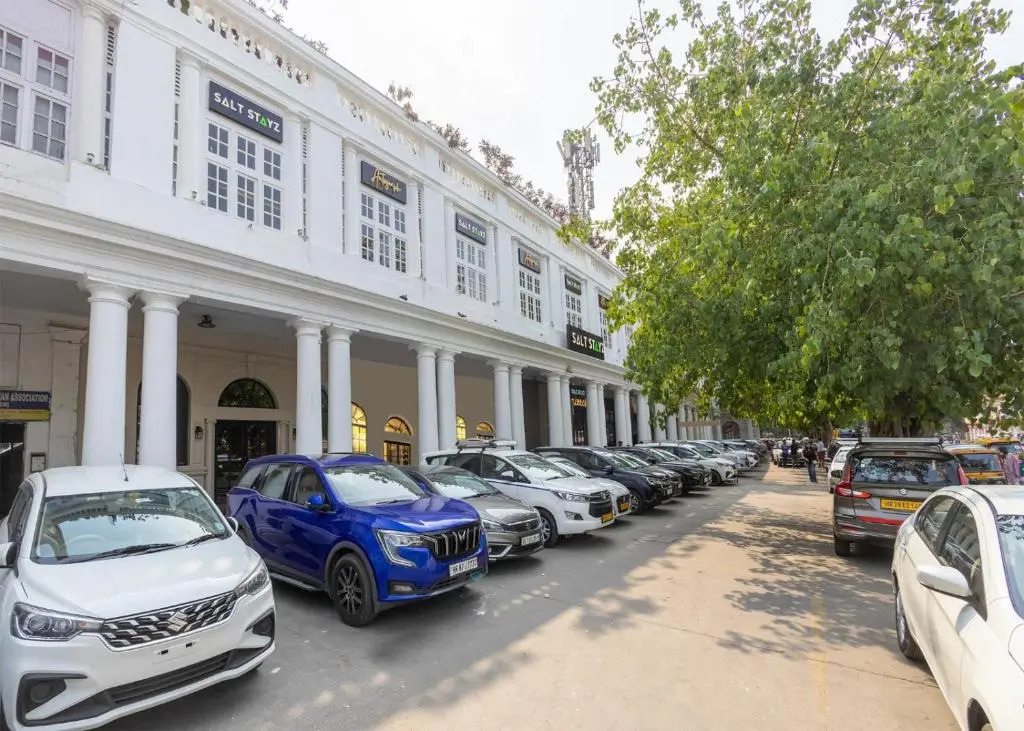 Saltstayz Autograph - Connaught Place